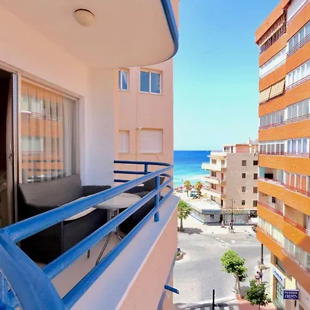 Appartamento 3- Bedroom In The Centre Of With Living Room, 1 Bathroom.