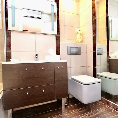 3- Bedroom In The Centre Of With Living Room, 1 Bathroom. Calp