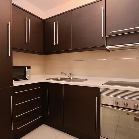 3- Bedroom In The Centre Of With Living Room, 1 Bathroom. Appartamento *